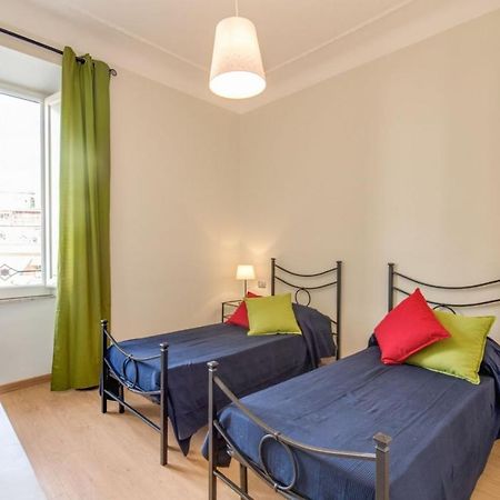 Lovely 4-Bedroom Apartment 30M Sangiovanni Metro Róma Kültér fotó