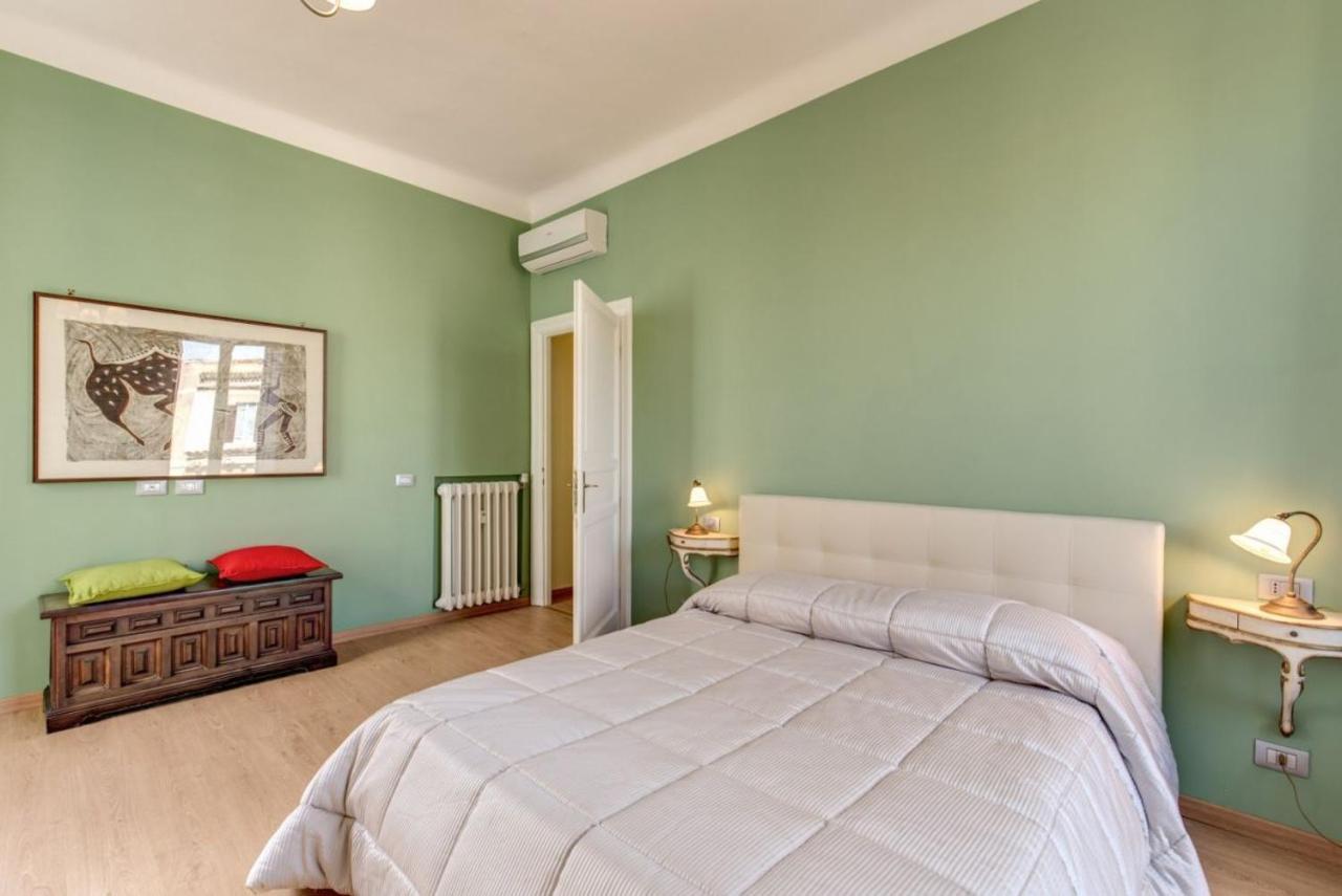 Lovely 4-Bedroom Apartment 30M Sangiovanni Metro Róma Kültér fotó