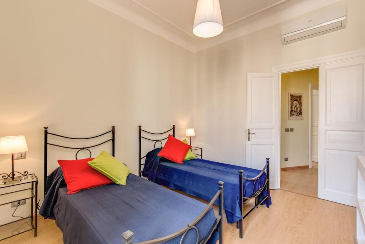 Lovely 4-Bedroom Apartment 30M Sangiovanni Metro Róma Kültér fotó